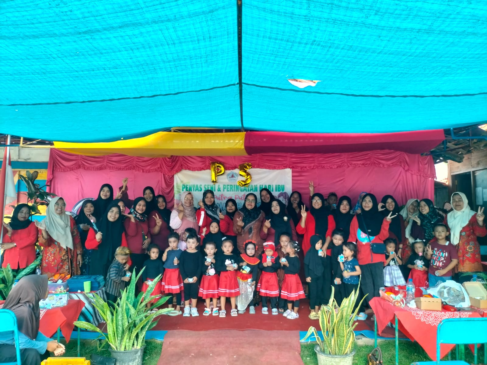 Pentas Seni Memperingati Hari Ibu di KB Amanah Bunda: Merayakan Kasih Sayang dan Kreativitas Anak Usia Dini