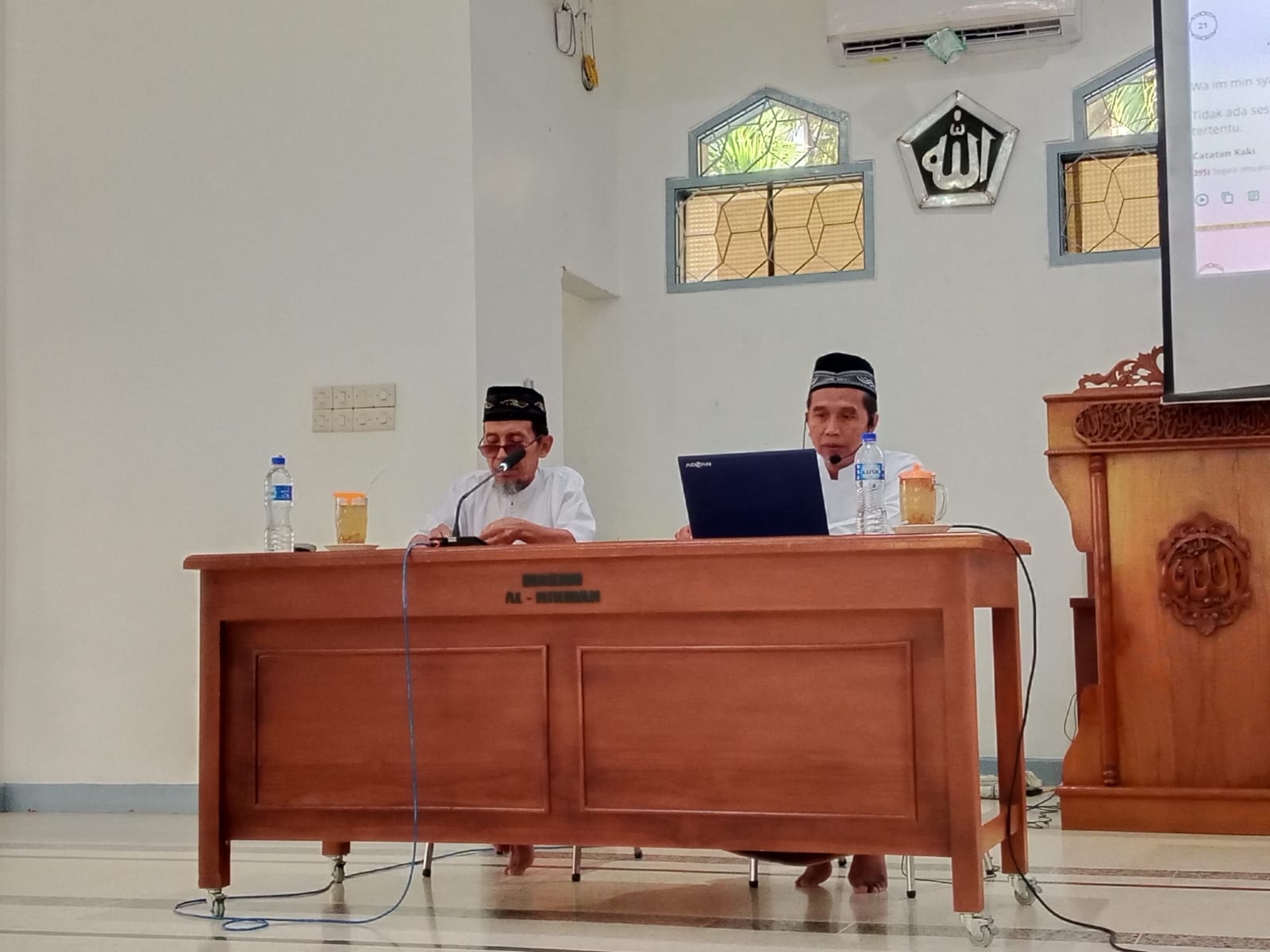 Ustaz H. Mariya, M.Pd. Ingatkan Bahaya Jadi Budak Dunia