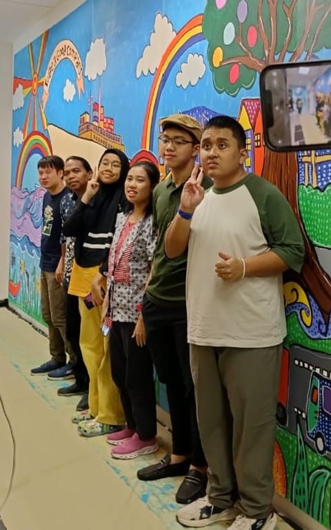 Merayakan 50 Tahun Tokio Marine Indonesia, 11 Seniman Individu Berkebutuhan Khusus Persembahkan Karya Mural Kolaboratif